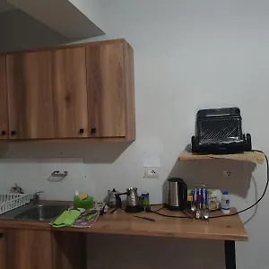  Hostal Mona`s Albania